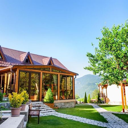 Dilivita Rest House ديليجان المظهر الخارجي الصورة