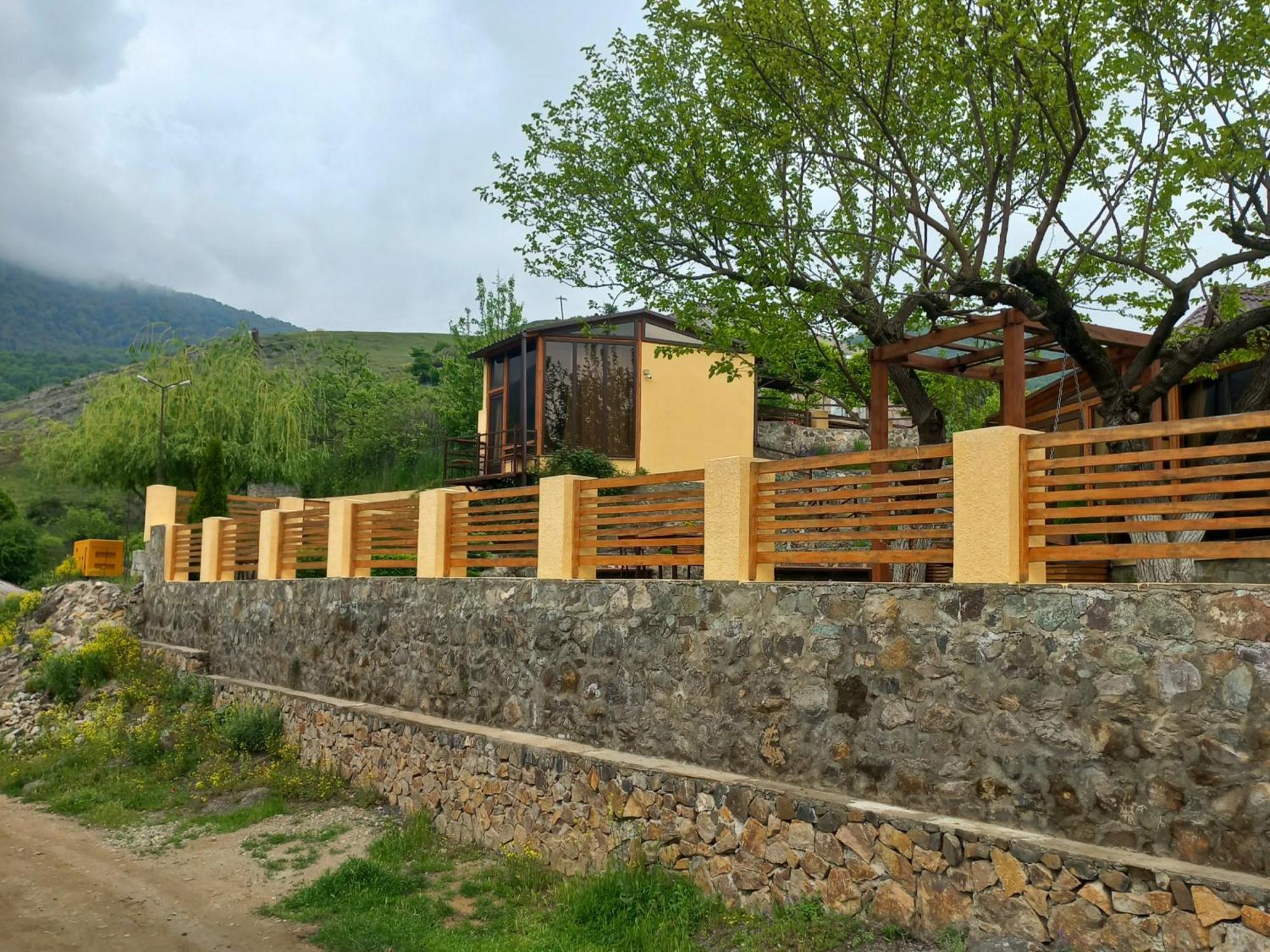 Dilivita Rest House ديليجان المظهر الخارجي الصورة