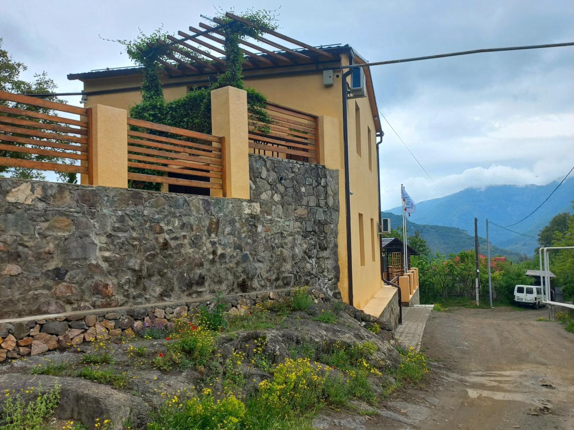 Dilivita Rest House ديليجان المظهر الخارجي الصورة