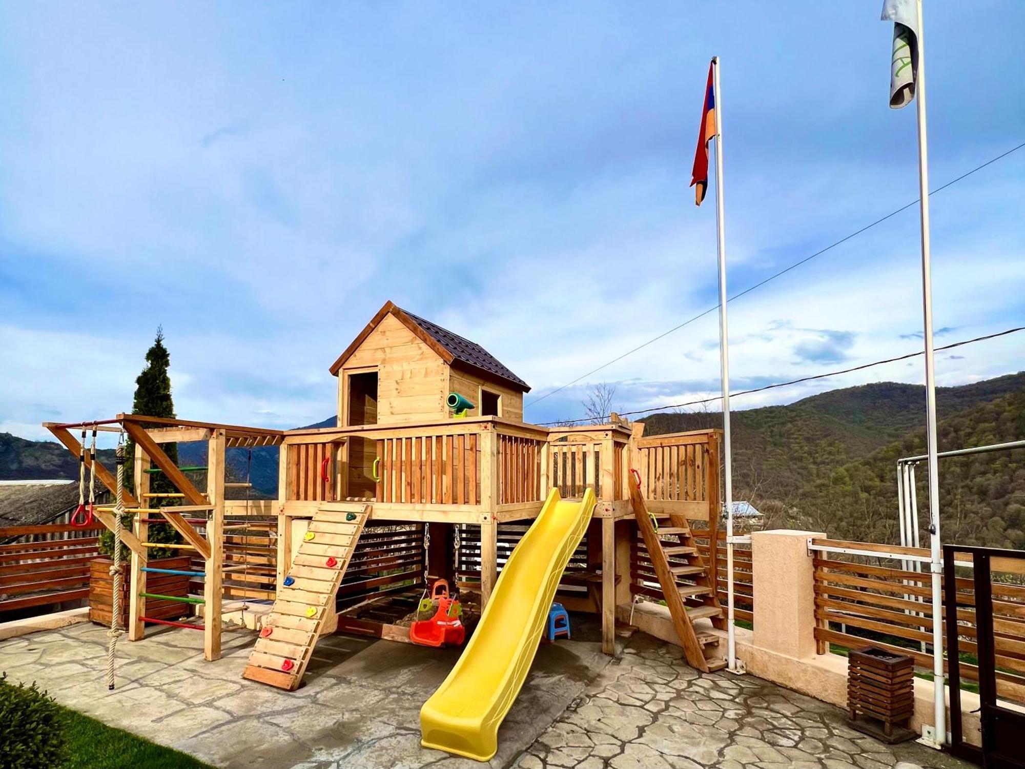 Dilivita Rest House ديليجان المظهر الخارجي الصورة