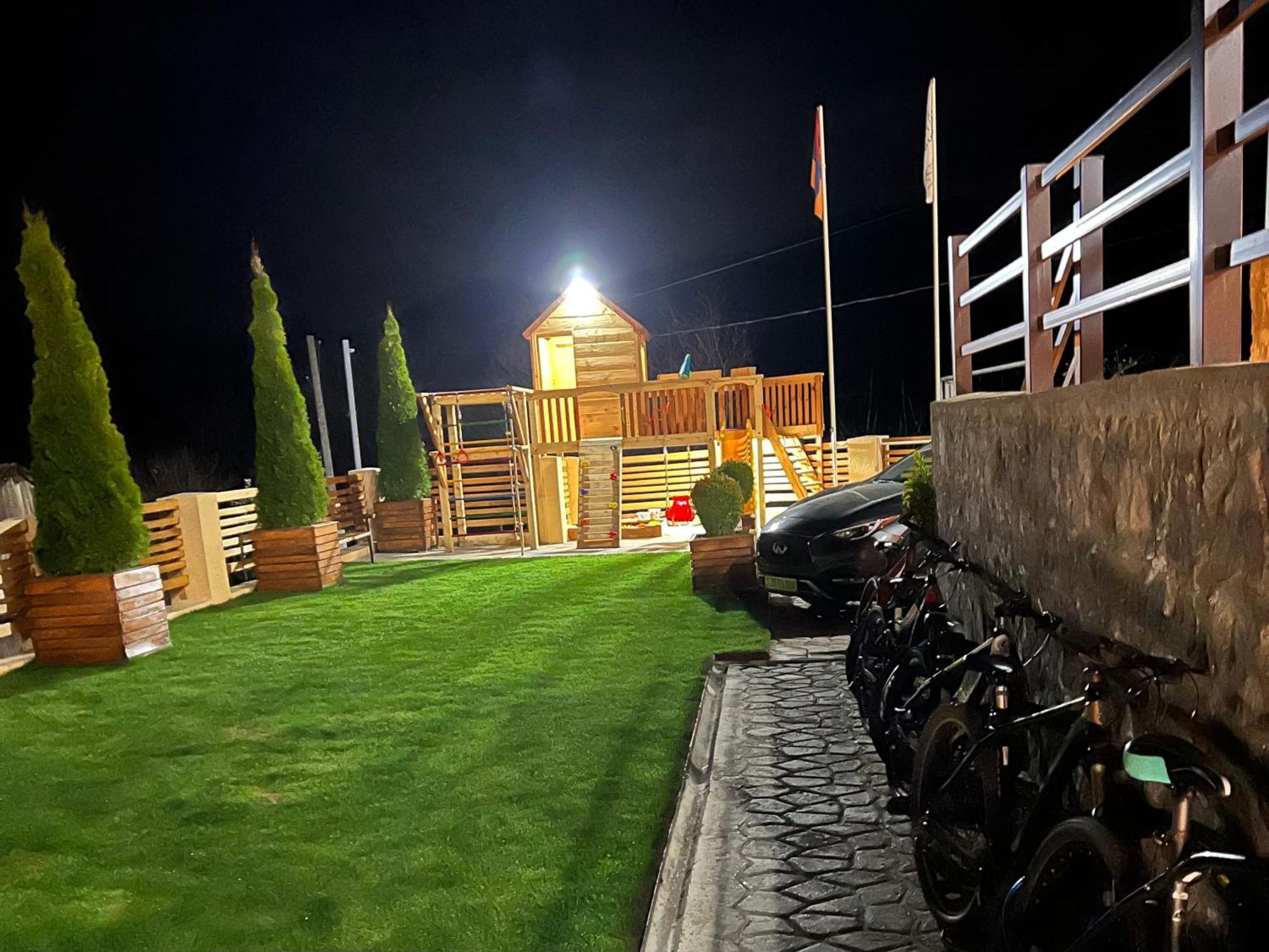 Dilivita Rest House ديليجان المظهر الخارجي الصورة